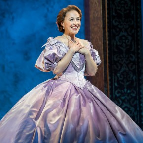 Feisty, funny & warm – Annalene Beechey on playing Anna in ‘The King &&nbsp;I’